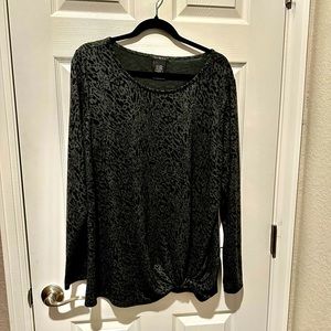 Max & Mia black and gray pattered soft long sleeve Sweater. XL